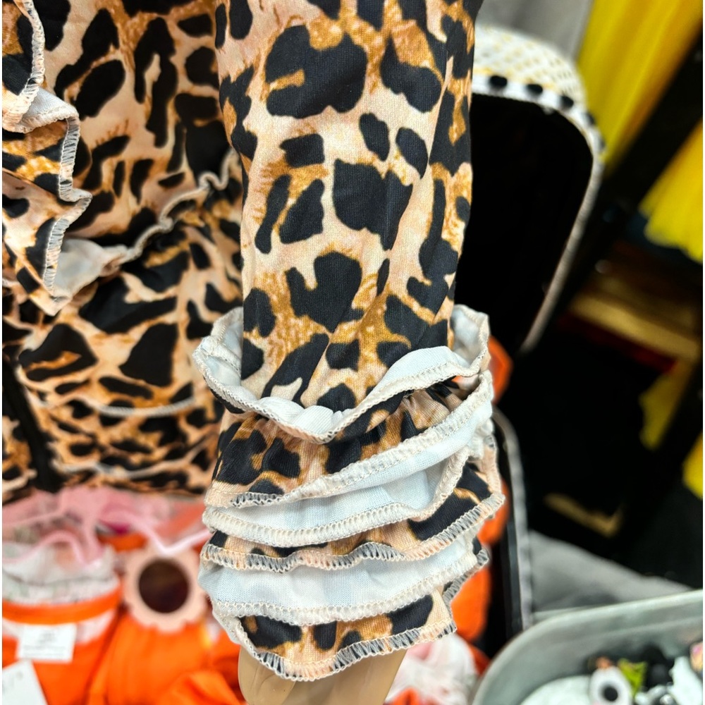 Leopard print boutique jacket with ruffles NWT
